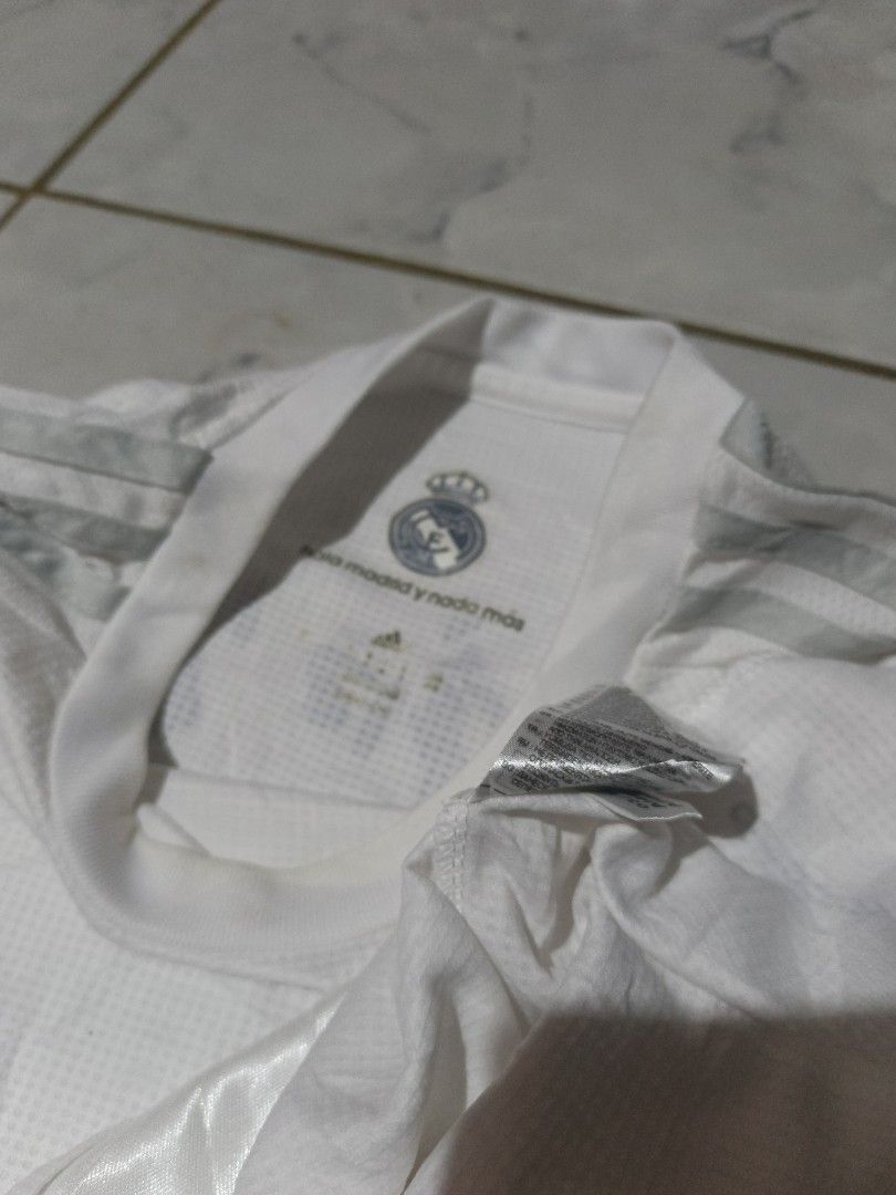 Football jersey fly Emirates (Category: Tshirts & Polo Shirts ) located in Rizal,Palawan. Submitted by vansellclothes (Listing ID 1418734155, Image 3). Description: need wash and hairlines back.