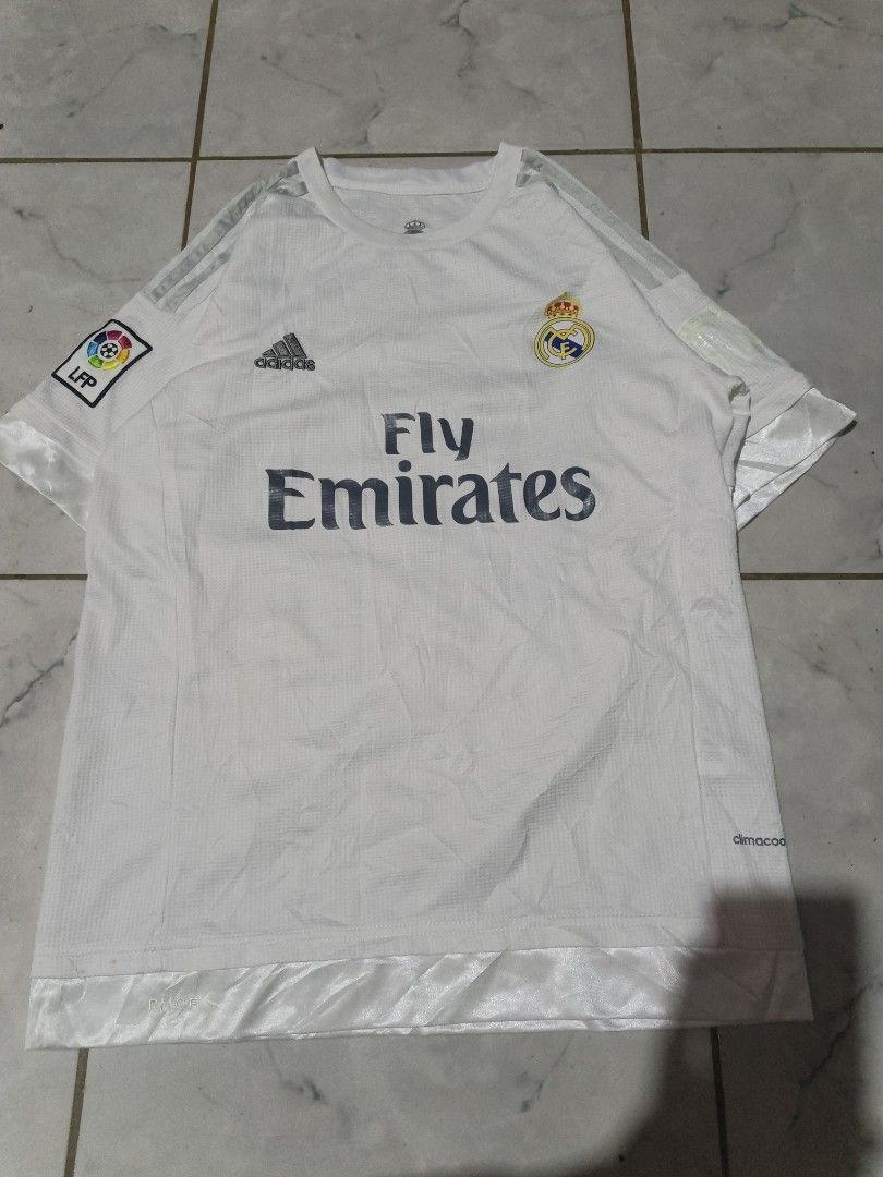 Football jersey fly Emirates (Category: Tshirts & Polo Shirts ) located in Rizal,Palawan. Submitted by vansellclothes (Listing ID 1418734155, Image 1). Description: need wash and hairlines back.