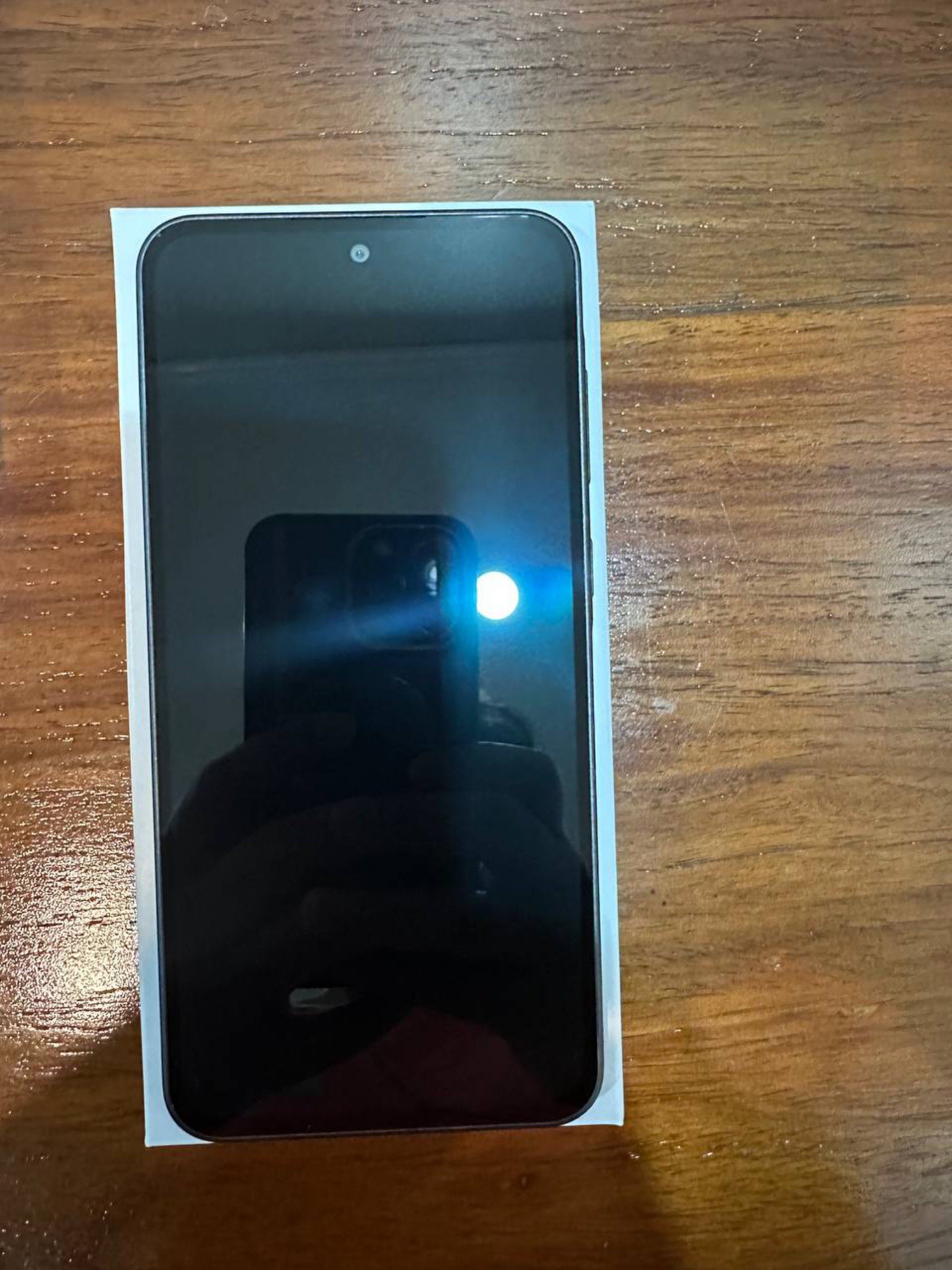 Galaxy A36 5G Brand New (Category: Samsung) located in Quezon City. Submitted by kblcid (Listing ID 1418744106, Image 3). Description: Samsung Galaxy A36 5G | Brand New | Globe Locked SPECS: ✅ Display: 6.7-inch FHD+ Super AMOLED, 120Hz, 1,200 nits brightness ✅ Storage: 8GB RAM with 128GB internal storage ✅ Rear Camera: 50MP (OIS) main + 8MP ultra-wide + 5MP macro ✅ Battery: 5,000 mAh, 45W fast charging ✅With box, manuals and cable (No adapter inc