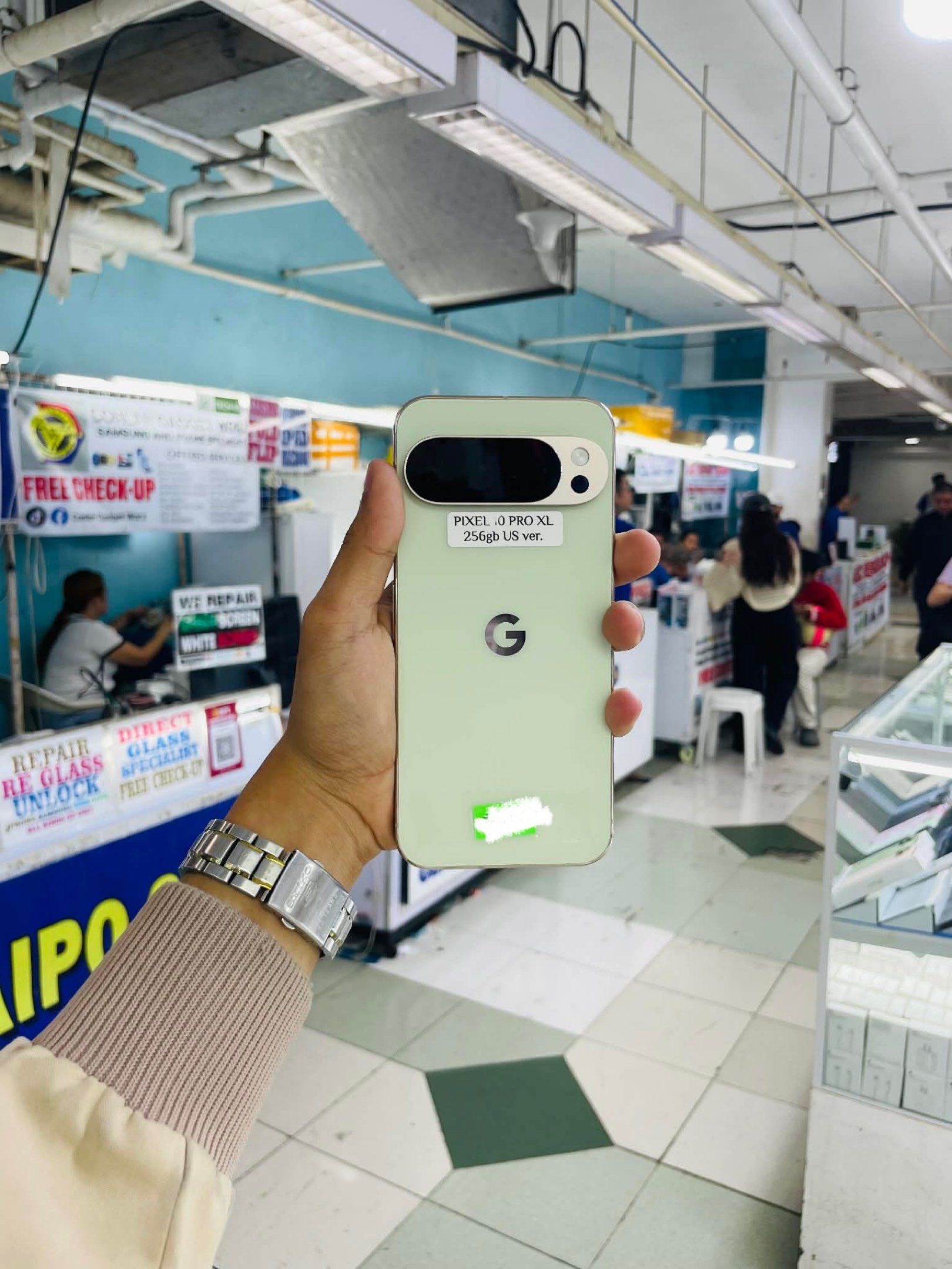 Google Pixel 10 Pro XL 256gb FU (Category: Google Pixel) located in San Juan City. Submitted by keannagadgetph (Listing ID 1418749341, Image 1). Description: Available Units for today's POST! Google Pixel 10 Pro XL / 256gb / FU / Good BH - any colors available (price may vary) - good condition - 98% Makinis - Good battery - no issue / repair - NTC Variant ₱ 55k ~ Accepting SWAP / TRADE IN / INSTALLMENT / BINTA UNIT ~ CASH ON DELIVERY METRO MANILA