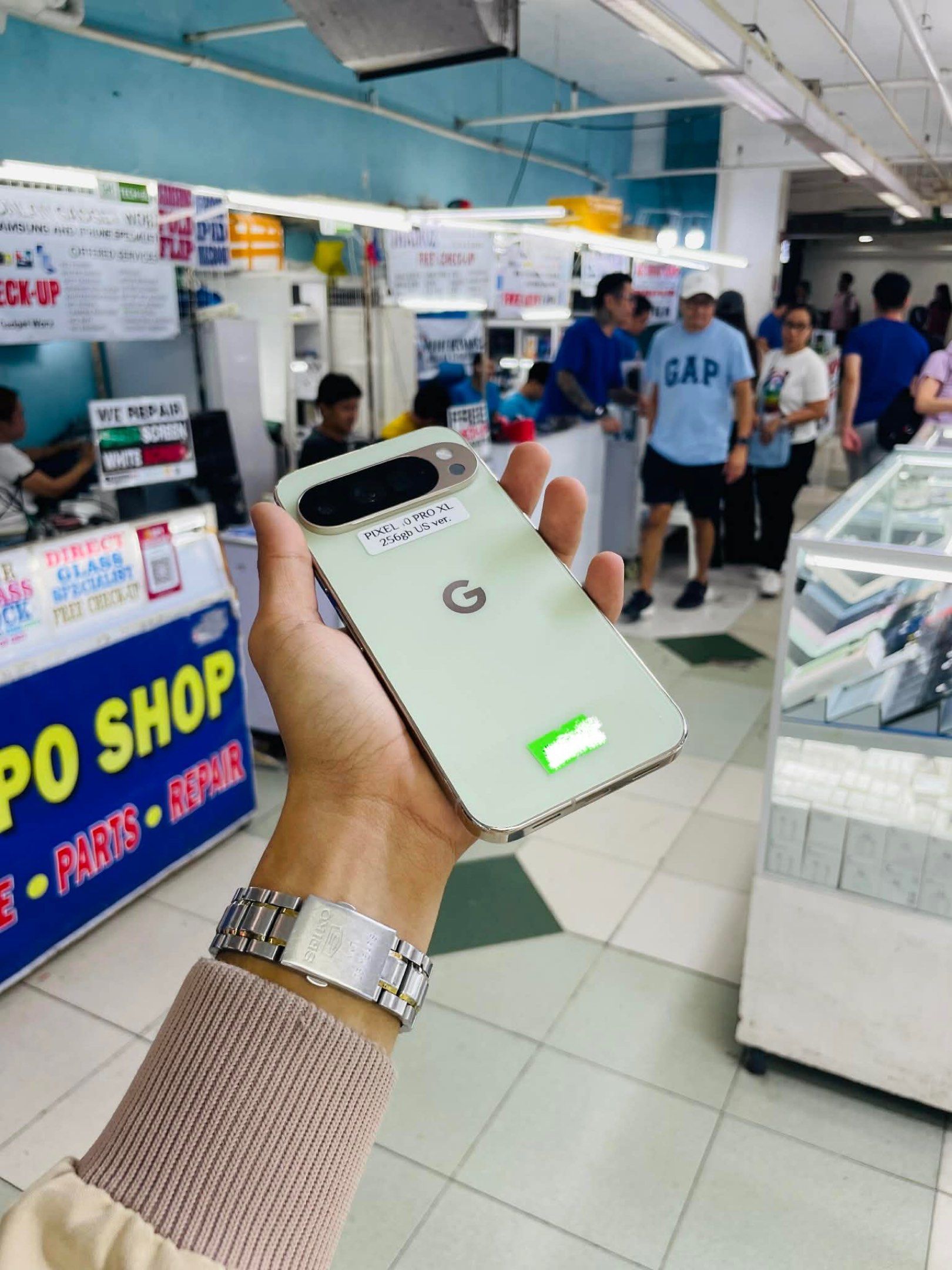Google Pixel 10 Pro XL 256gb FU (Category: Google Pixel) located in San Juan City. Submitted by keannagadgetph (Listing ID 1418749341, Image 2). Description: Available Units for today's POST! Google Pixel 10 Pro XL / 256gb / FU / Good BH - any colors available (price may vary) - good condition - 98% Makinis - Good battery - no issue / repair - NTC Variant ₱ 55k ~ Accepting SWAP / TRADE IN / INSTALLMENT / BINTA UNIT ~ CASH ON DELIVERY METRO MANILA