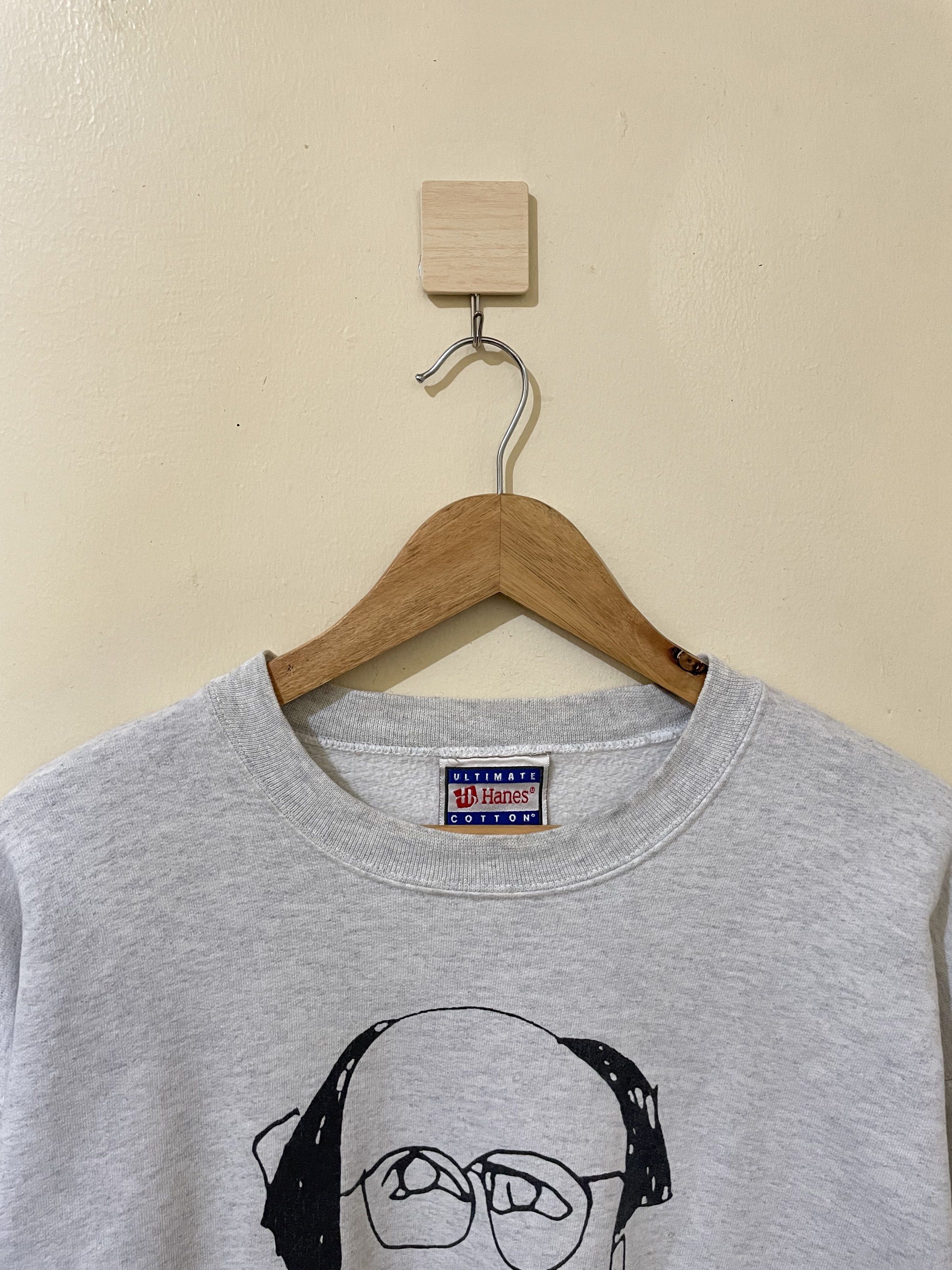 Hanes Crewneck old tag (Category: Activewear) located in Pasig City. Submitted by 2ftythrift (Listing ID 1418775187, Image 2). Description: Measurements: Length 28 Width 23 Issue/s: none.
