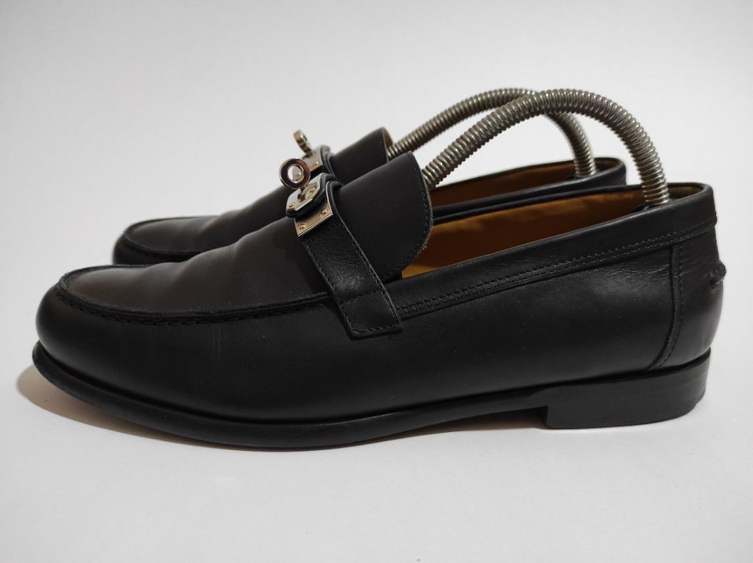 Hermes kelly loafers (Category: Sneakers & Footwear) located in Manila. Submitted by luxxxxxxxx.x (Listing ID 1418714852, Image 3). Description: excellent condition what you see is what you get authentic unisex size 40.5 fits 8-8.5us.