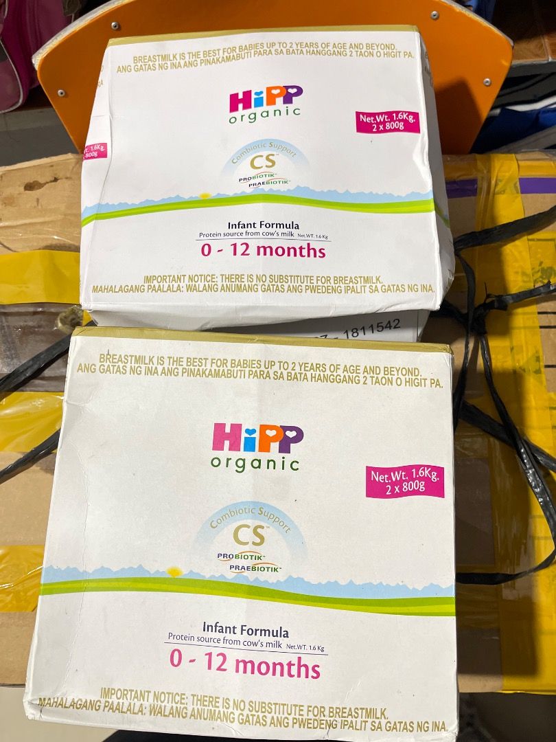 HiPP Organic CS 0-12 (Category: Breastfeeding & Bottle Feeding) located in Manila. Submitted by butterfly623 (Listing ID 1418637235, Image 1). Description: HiPP Organic Infant Formula for babies 0-12 months. Contains probiotic and prebiotic. Net weight is 1.6kg, with 2 x 800g packs. Expiration dates are between January 29, 2025 and October 29, 2026. Breastmilk is the best for babies up to 2 years of age and beyond..