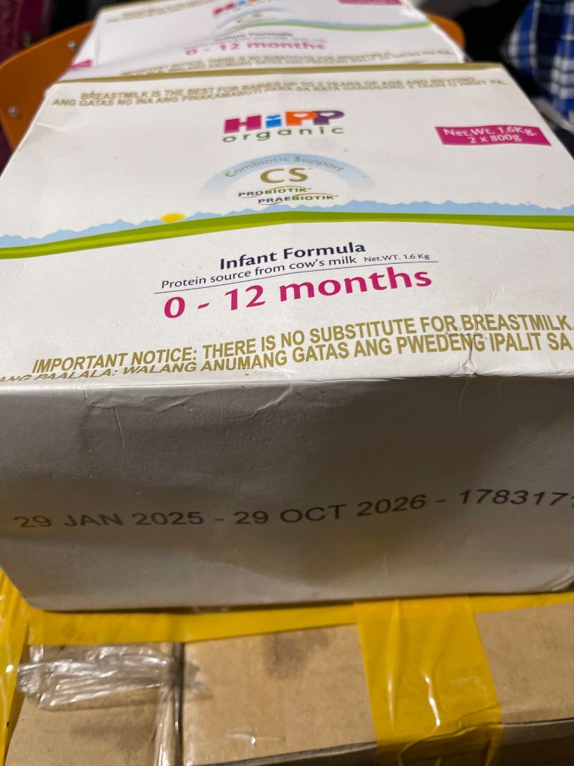 HiPP Organic CS 0-12 (Category: Breastfeeding & Bottle Feeding) located in Manila. Submitted by butterfly623 (Listing ID 1418637235, Image 2). Description: HiPP Organic Infant Formula for babies 0-12 months. Contains probiotic and prebiotic. Net weight is 1.6kg, with 2 x 800g packs. Expiration dates are between January 29, 2025 and October 29, 2026. Breastmilk is the best for babies up to 2 years of age and beyond..