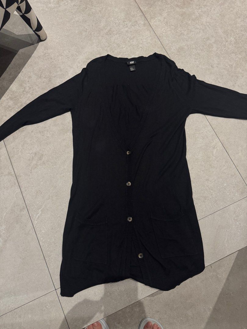 H&M Black Cardigan (Category: Coats, Jackets and Outerwear) located in Quezon City. Submitted by envti (Listing ID 1418715881, Image 1). Description: .