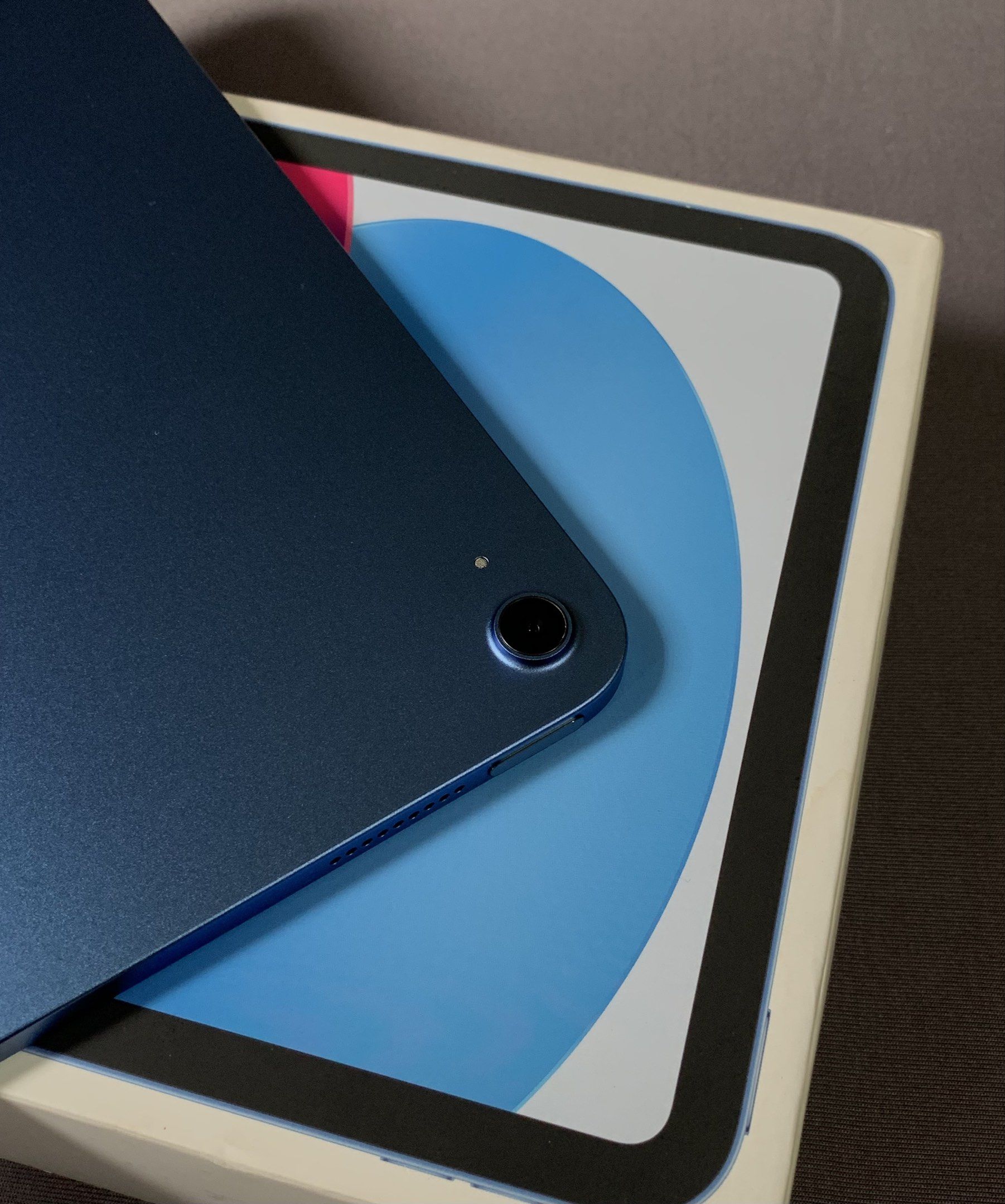 iPad 10th Gen (Category: iPad) located in Makati City. Submitted by dave.msn_gdgt (Listing ID 1418765975, Image 2). Description: 64 GB New Blue With Box and Cable No Issue Newly replaced ng apple since may defect yung unang nabili, pinalitan nila ng bagong iPad kaso ang tagal ng pre-order bago dumating yung bagong kapalit kaya bumili na ng bagong iPad. Note: Kindly message me for the design and pictures, kapag hindi ako maka reply means max quota