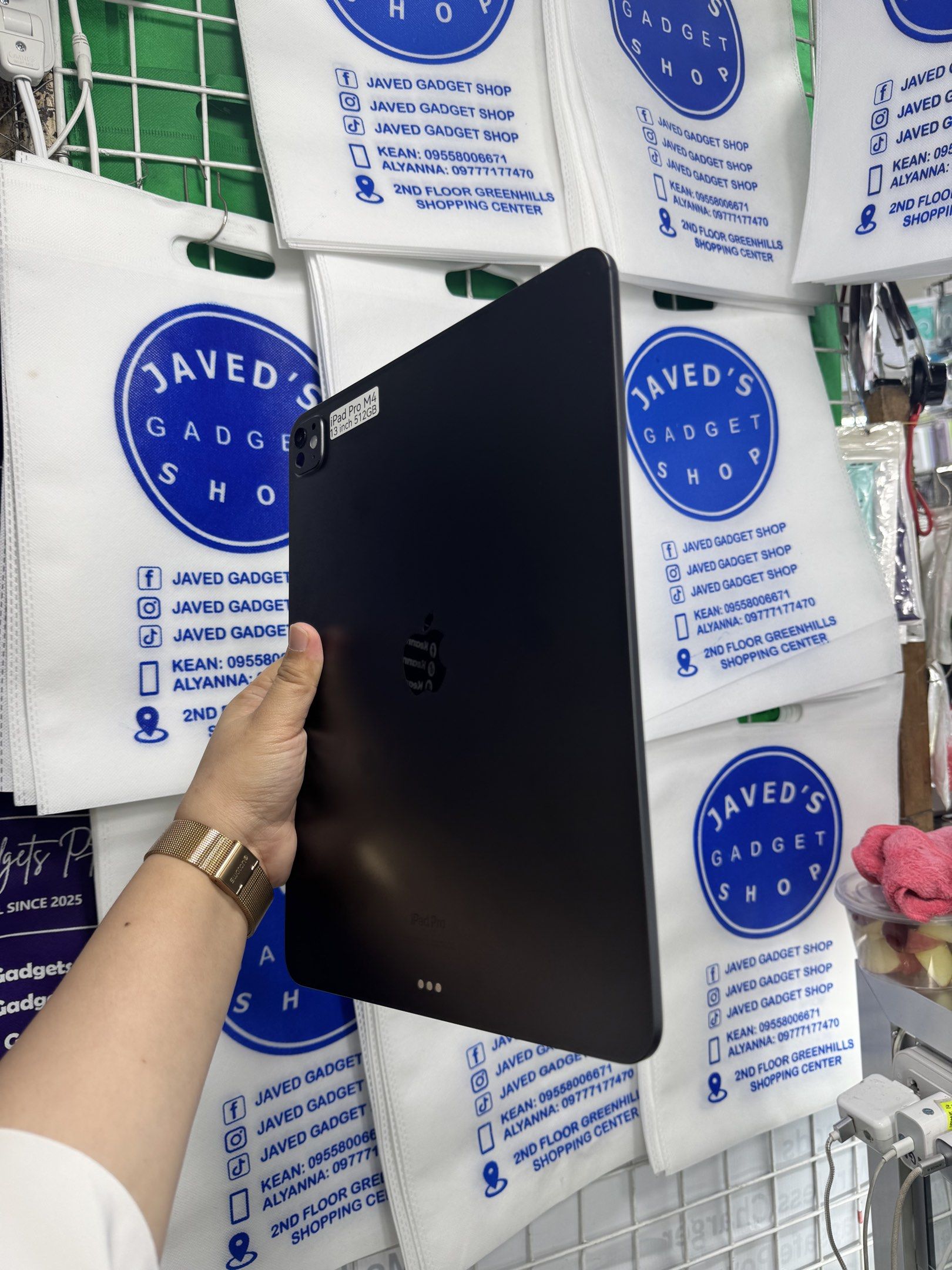 Ipad Pro M4 512gb 13' Wifi (Category: iPad) located in San Juan City. Submitted by keannagadgetph (Listing ID 1418749182, Image 2). Description: Available Units for today's POST! Ipad Pro M4 13' / 512GB / Wifi / 96% BH - any colors available (price may vary) - good condition - 87% Makinis - Good battery - no issue / repair - NTC Variant ₱ 66k ~ Accepting SWAP / TRADE IN / INSTALLMENT / BINTA UNIT ~ CASH ON DELIVERY METRO MANILA / LBC PAYMENT FIRS