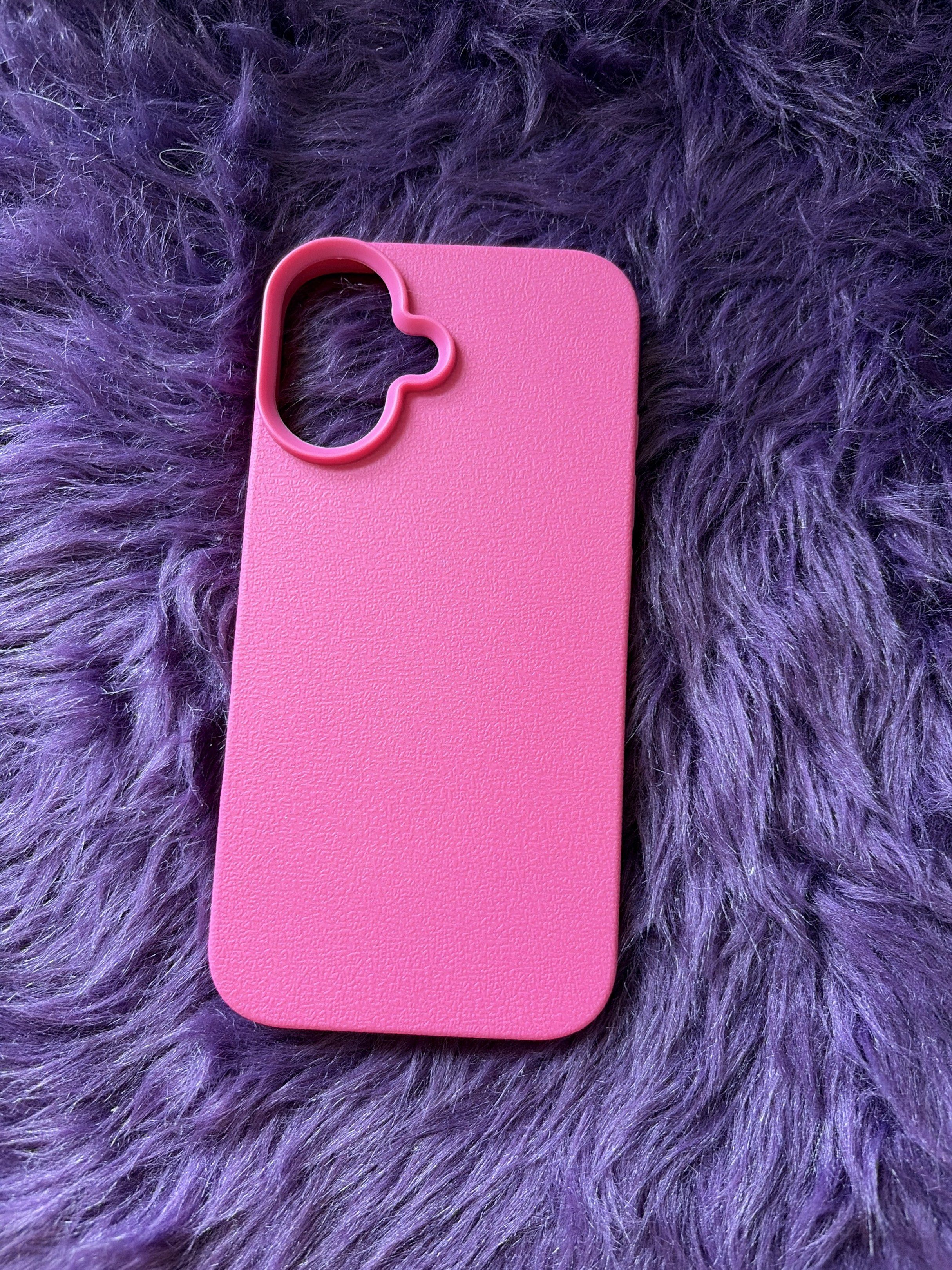 iphone 16 phone case (Category: Cases & Sleeves) located in Quezon City. Submitted by declutterxthings (Listing ID 1418641284, Image 1). Description: unused like super new.