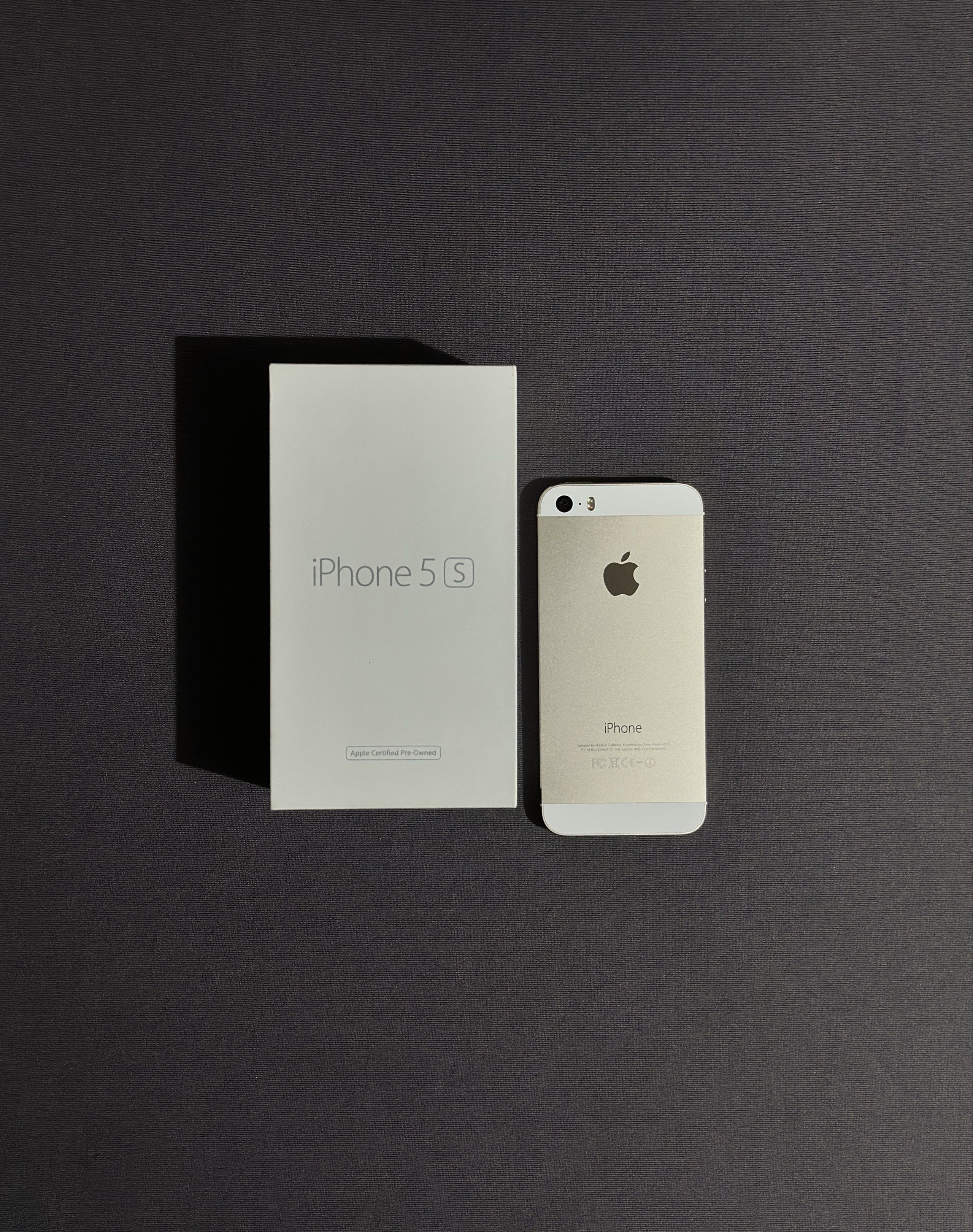 iPhone 5s (Certified Apple Pre Owned) (Category: Others) located in Makati City. Submitted by msn_gdgt (Listing ID 1418766885, Image 1). Description: 16 GB Gold With Original Box No Issue Para sa mga mahilig sa digicam vibe na old iPhones ito na! Super tagal na siya nakatago since binili siya for collection display, maintaining nalang for charging para maingatan at hindi masira. super bago pa ng unit. Note: Kindly message me for the design and pi