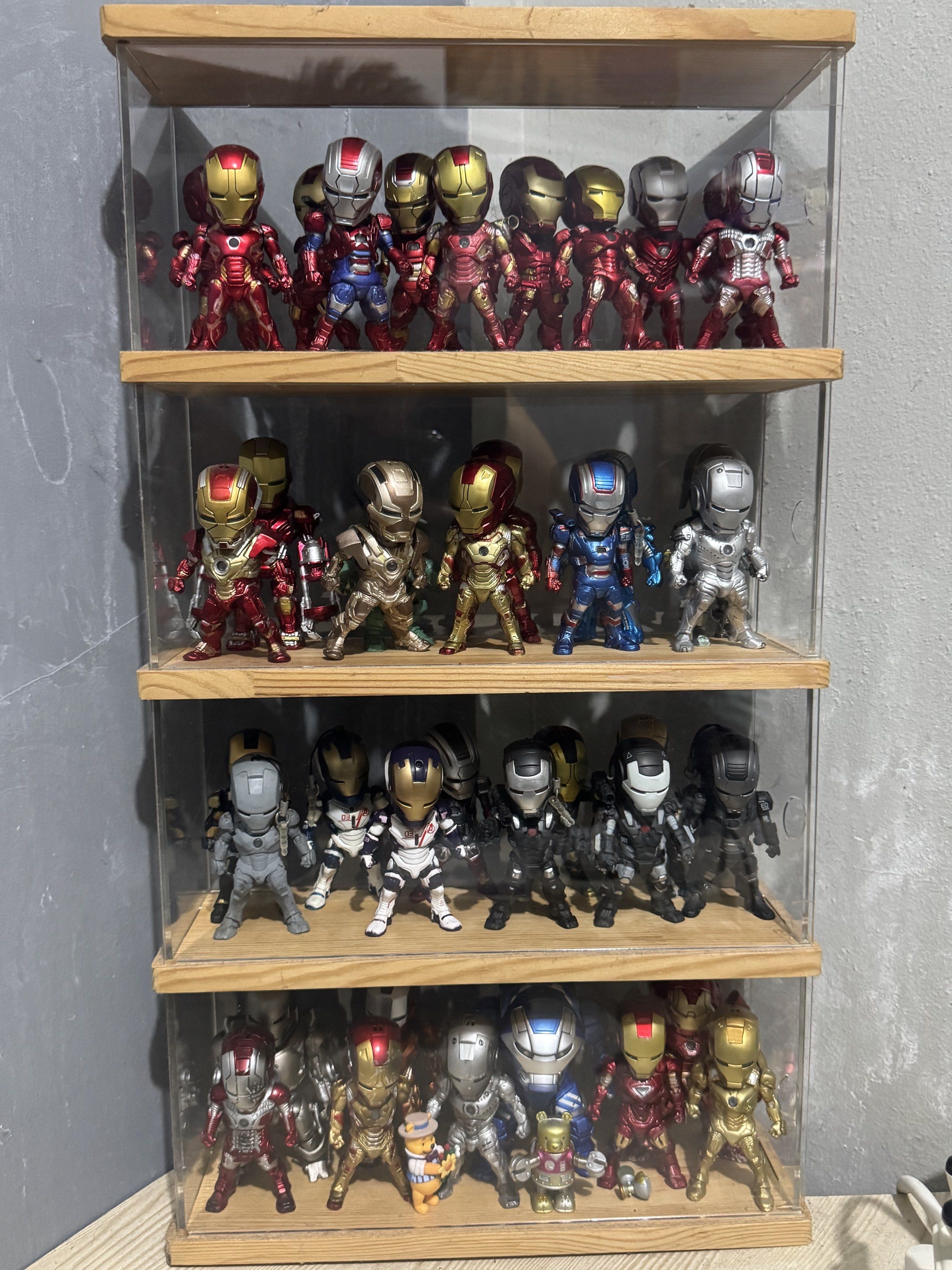 Iron Man Q-Fig Collection egg attack/kids logic COMPLETE SET (Category: Figurines & Statues) located in Quezon City. Submitted by robotbad_97 (Listing ID 1418659943, Image 1). Description: No rush, for sure buyer only. Complete set with extra figure, all authentic. No batteries. With box. Case included for sure buyer. Shipping not included..