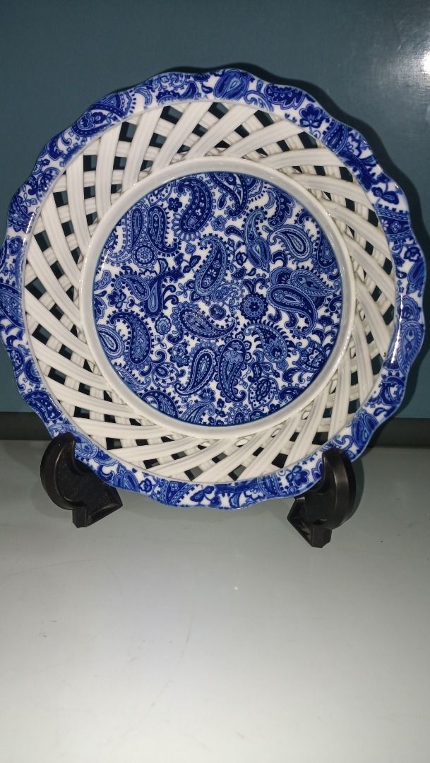 Japanese Ceramic Basket (Category: Other Kitchenware & Tableware) located in Munoz. Submitted by larryc1212 (Listing ID 1418749975, Image 3). Description: - Japanese ceramic basket - Features a white woven design with blue paisley interior - Elegant and decorative - Perfect for display Item may include some scratches due to age, as is were is basis Item can be pick up in our Japan surplus shop located in Munoz Nueva Ecija Shipping available at bu
