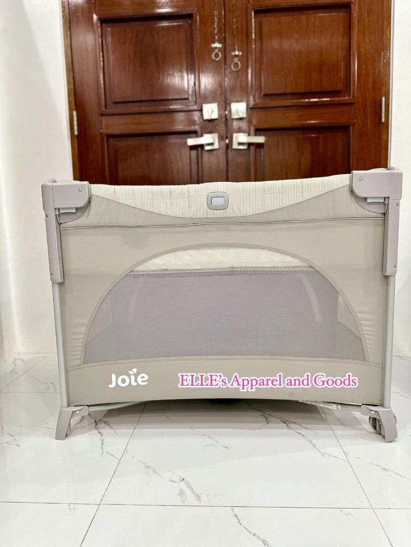 Joie Kubbie Sleep Bedside Travel Cot (Category: Cots & Cribs) located in Caloocan City. Submitted by ellesapparelandgoods (Listing ID 1418735486, Image 3). Description: - Joie Kubbie Sleep bedside travel cot - Compact and easy to fold - Includes a convenient travel bag - Features a neutral color scheme - Comes with a mattress - Mesh side for optimal ventilation - Ideal for travel and everyday use.