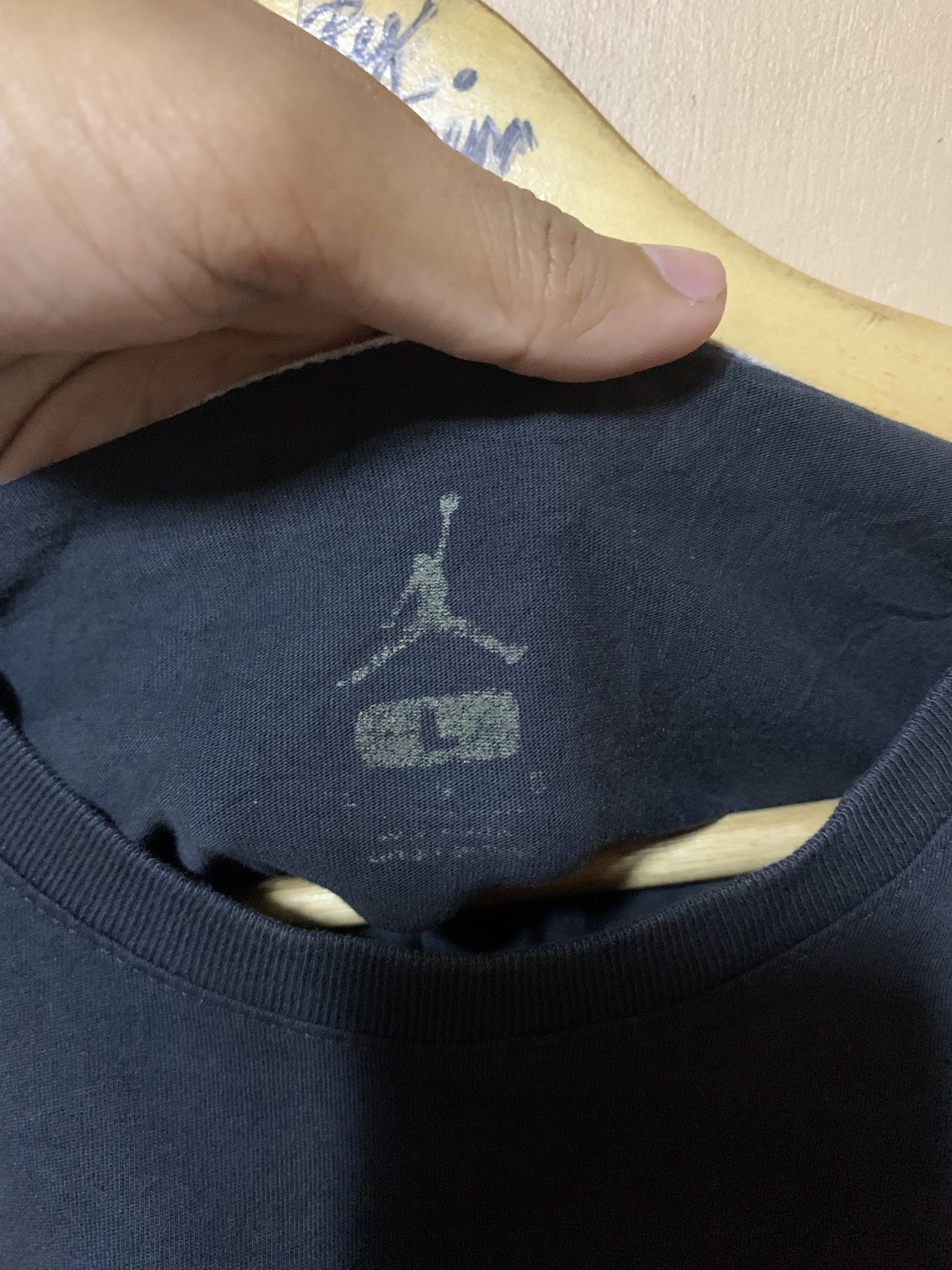 JORDAN SHANGHAI T-SHIRT (Category: Tshirts & Polo Shirts ) located in Bislig. Submitted by markyzoldyck (Listing ID 1418707063, Image 3). Description: EXCELLENT CONDITION SIZE LARGE ON TAG(SMALL FITTING) 19 WIDTH 27 LENGTH COLOR RATE 9.9/10 NO ISSUE .