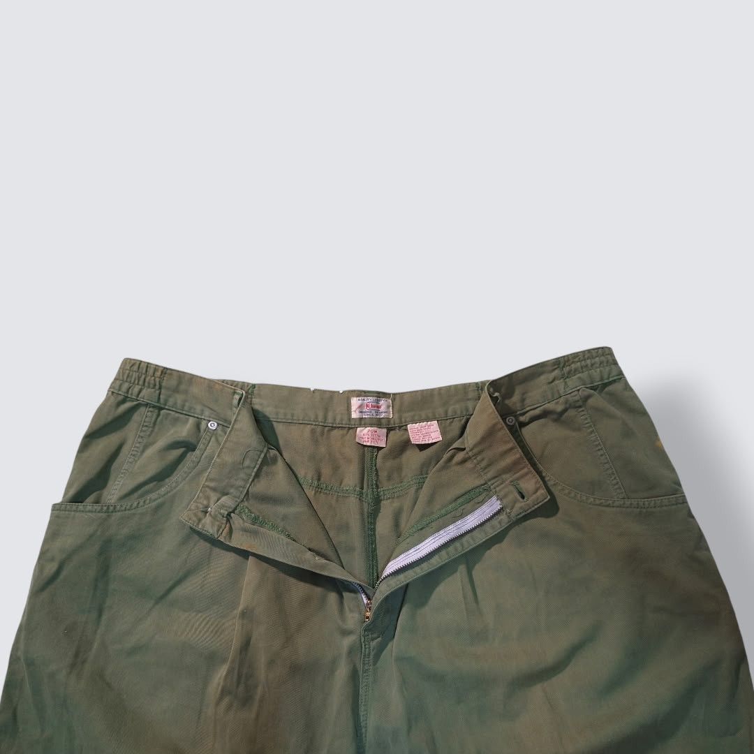 Kik-ko-no Olive Green Pants 20W (Category: Other Bottoms) located in Quezon City. Submitted by dealmaker8 (Listing ID 1418744032, Image 2). Description: Ki-Ko-Mo Trousers ₱450 Width: 20 inches Length: 42 inches Condition: 8/10 Color: Army Green Brand: Ki-Ko-Mo DISCLAIMER ⚠️ - Actual item colors may differ slightly due to lighting. - We recommend washing the item upon receiving it. - Products may come from ukay, bale, thrift stores, personal colle