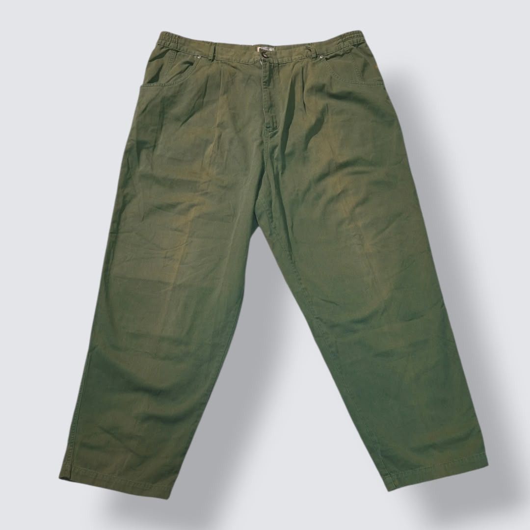 Kik-ko-no Olive Green Pants 20W (Category: Other Bottoms) located in Quezon City. Submitted by dealmaker8 (Listing ID 1418744032, Image 1). Description: Ki-Ko-Mo Trousers ₱450 Width: 20 inches Length: 42 inches Condition: 8/10 Color: Army Green Brand: Ki-Ko-Mo DISCLAIMER ⚠️ - Actual item colors may differ slightly due to lighting. - We recommend washing the item upon receiving it. - Products may come from ukay, bale, thrift stores, personal colle