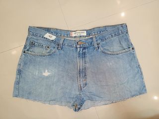 (Category: ) located in . Submitted by thriftniea (Listing ID 1418702782, Image 1). Description: .