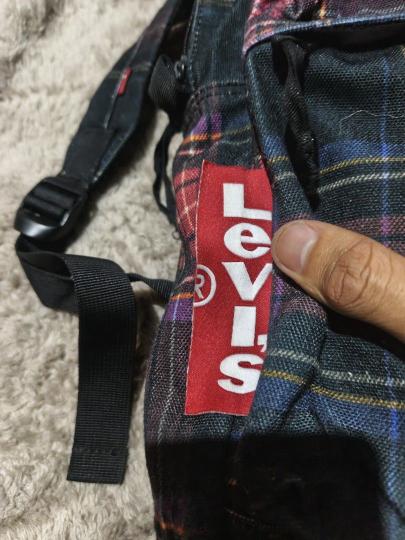 Levi's back pack (Category: Backpacks) located in Rizal,Palawan. Submitted by vansellclothes (Listing ID 1418722659, Image 3). Description: need wash.