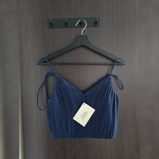 (Category: ) located in . Submitted by closet_84 (Listing ID 1418680473, Image 1). Description: .