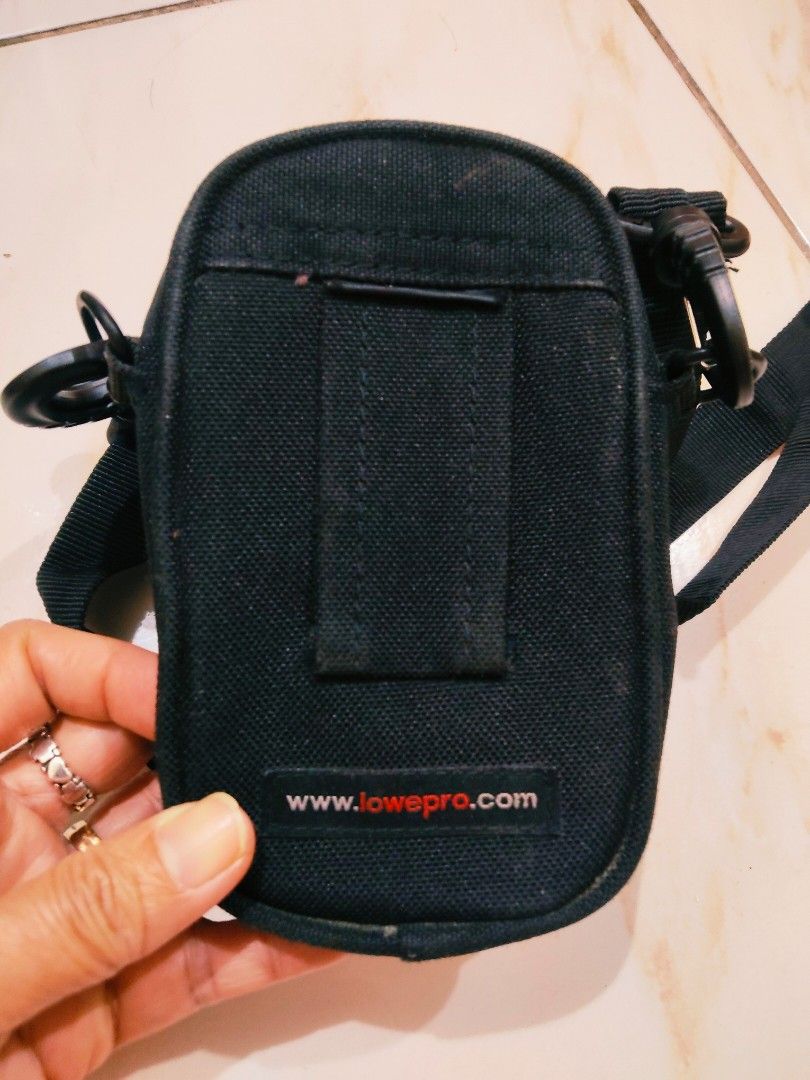 Lowepro Camera Bag (Category: Camera Bags & Carriers) located in Rizal. Submitted by reese511 (Listing ID 1418695244, Image 3). Description: Declutter Flaw inside check photo.