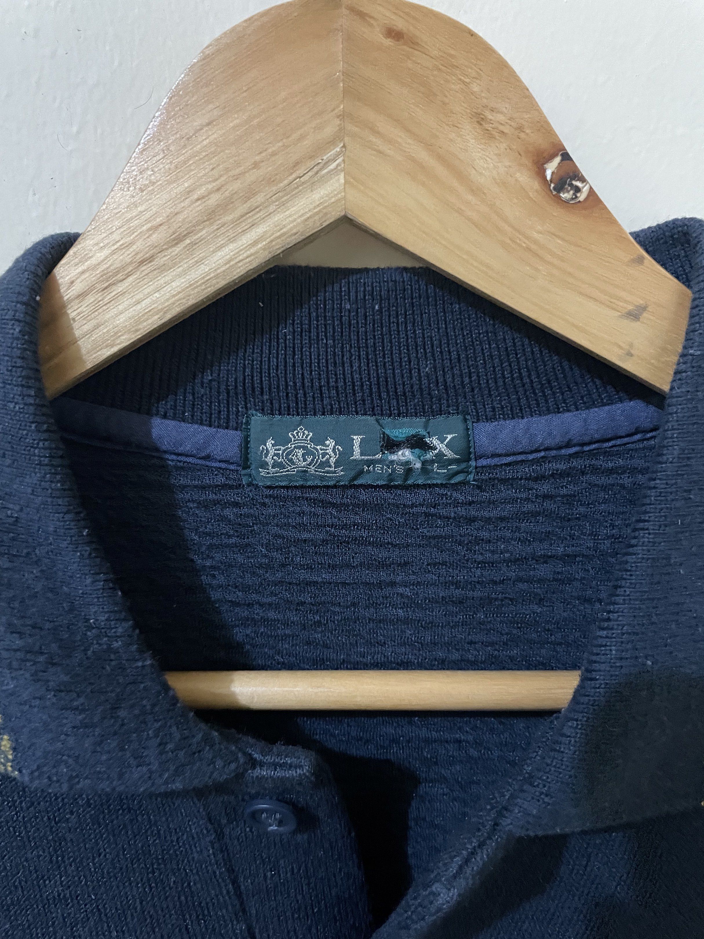 LUX embroided mini tower (Category: Activewear) located in Pasig City. Submitted by 2ftythrift (Listing ID 1418775305, Image 3). Description: Measurements: Length 28 Width 23 Issue/s: none.