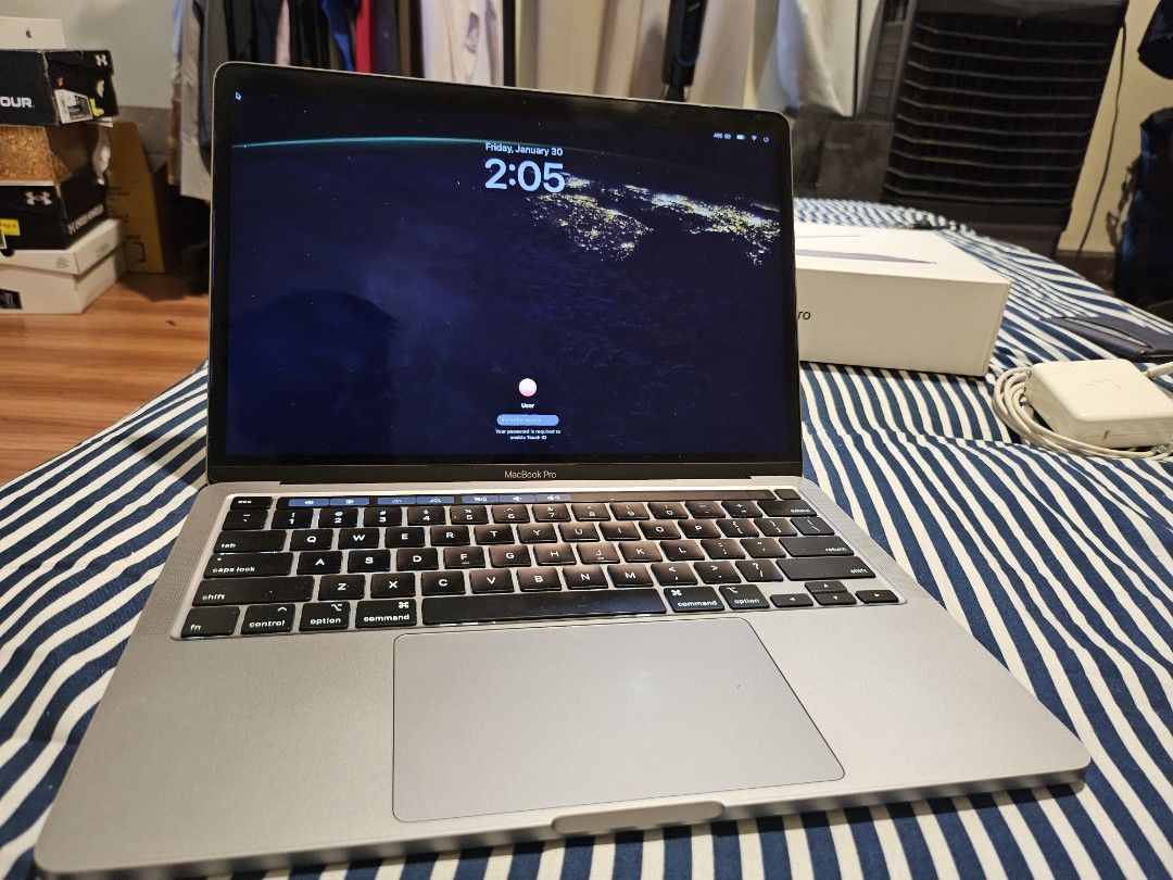MacBook Pro 2020 13-inch (Category: Laptops & Notebooks) located in Taguig. Submitted by shophere777 (Listing ID 1418649716, Image 2). Description: MacBook Pro 2020 13-inch Includes original charger and box Spacegray color 480 cc LCD replaced at greenhills (still original).