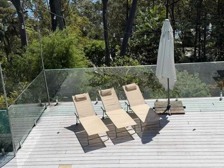 Mackay Sunlounge – Water-Resistant Taslin Fabric, Powder-Coated Steel Frame & Outdoor Pillow (Category: Furniture) located in Brisbane. Submitted by priceworth_brisbane (Listing ID 1418622410, Image 2). Description: Relax in comfort with the Mackay Sunlounge, designed for effortless outdoor lounging. Featuring a durable powder-coated steel frame, water-resistant Taslin fabric, and a supportive pillow, this sunlounge is perfect for poolside, patio