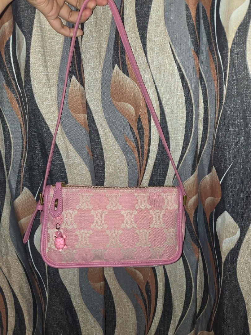 MASHA 5 PINK COQUETTE SMALL BAG (Category: Cases & Sleeves) located in Tarlac. Submitted by jelly_thrift (Listing ID 1418712893, Image 3). Description: BEH, MAGANDA, NO FLAWS, OK SIYA SA LAHATTT. VEH MAGANDA TO PRAMISSS. MURA PA OMG. PRICE NEGOTIABLE.