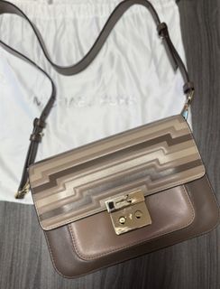 （分類：）位於 。 由 fafa_b 提交（商品編號 1418759692，圖片 1）。簡介： 。