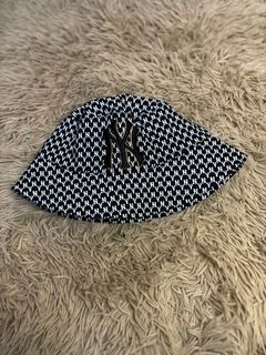 (Category: ) located in . Submitted by nojthrift (Listing ID 1418637608, Image 1). Description: .