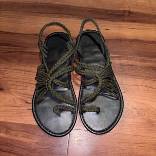 (Category: ) located in . Submitted by beaupapillon_ (Listing ID 1418736434, Image 1). Description: .