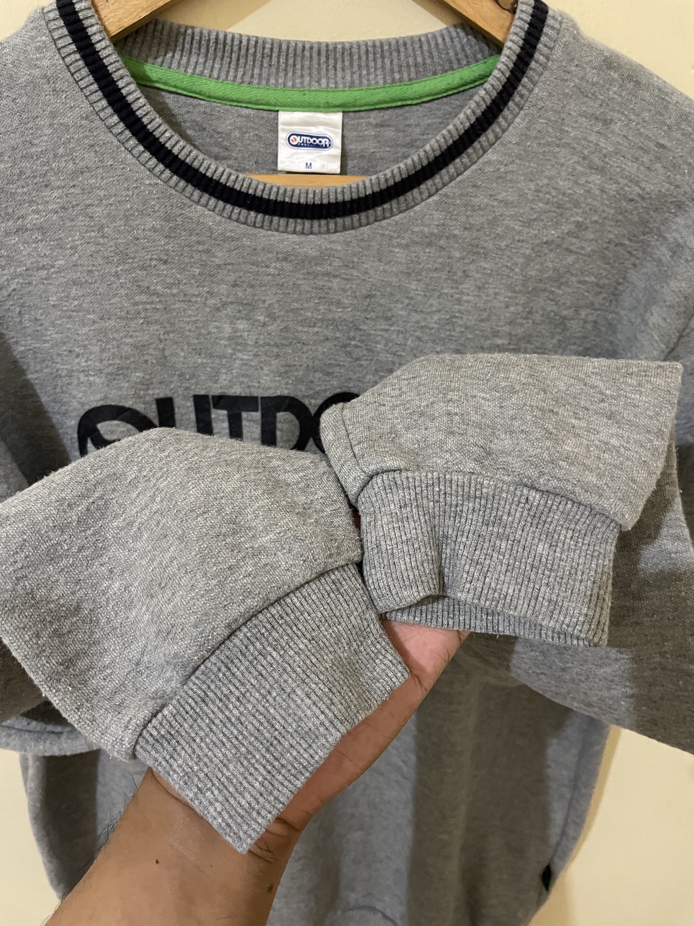 Outdoor Crewneck Sweatshirt (Category: Formal Shirts) located in Pasig City. Submitted by 2ftythrift (Listing ID 1418774550, Image 3). Description: Measurements: Length: 27 Width: 23 Issue/s: none.