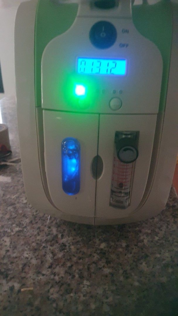 OXYGEN CONCENTRATOR (Category: Medical Supplies & Tools) located in Manila. Submitted by chrishadyne (Listing ID 1418622843, Image 2). Description: Primaplus Jay 1 Oxygen concentrator unlimited Oxygen heavy-duty po di na po nagamit halis 1 week lng po.. unit box cable lang po di makita yung sa battery at rechargeable needs nauwe ata ng province kaya selling Low na lng po....