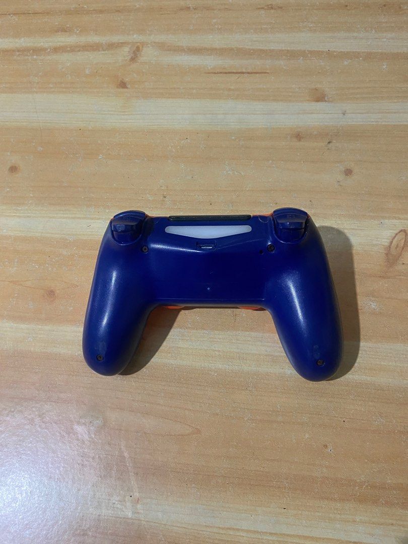 PLAYSTATION WIRELESS CONTROLLER (DUMMY) (Category: Controllers) located in Manila. Submitted by lezzhiedeals (Listing ID 1418705793, Image 2). Description: Buy your own will (NO cables included) Strictly manage your expectation, hindi po siya original playstation controller parang dummy lang siya. I also haven’t tried its performance to my devices pero sure na working siya since may light na green and red kayo na bahala mag test. I can send the v