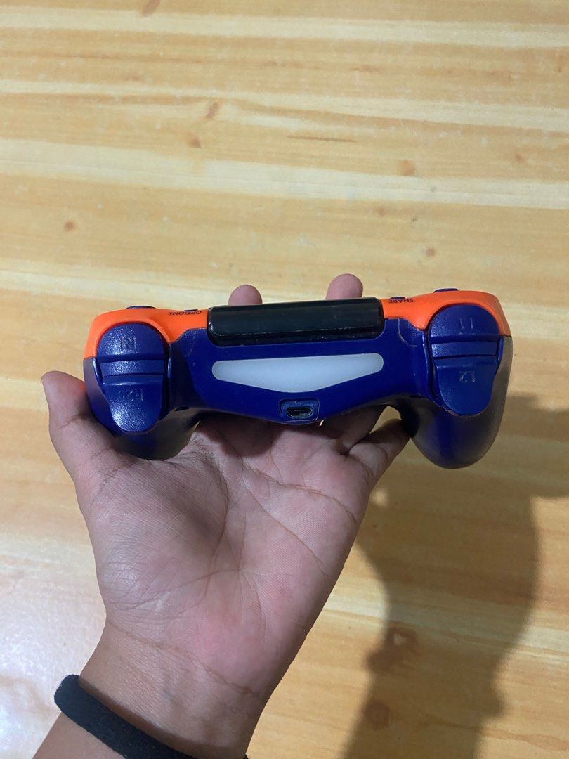 PLAYSTATION WIRELESS CONTROLLER (DUMMY) (Category: Controllers) located in Manila. Submitted by lezzhiedeals (Listing ID 1418705793, Image 3). Description: Buy your own will (NO cables included) Strictly manage your expectation, hindi po siya original playstation controller parang dummy lang siya. I also haven’t tried its performance to my devices pero sure na working siya since may light na green and red kayo na bahala mag test. I can send the v