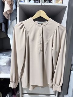 (Category: ) located in . Submitted by shoppedtoomuch (Listing ID 1418682191, Image 1). Description: .