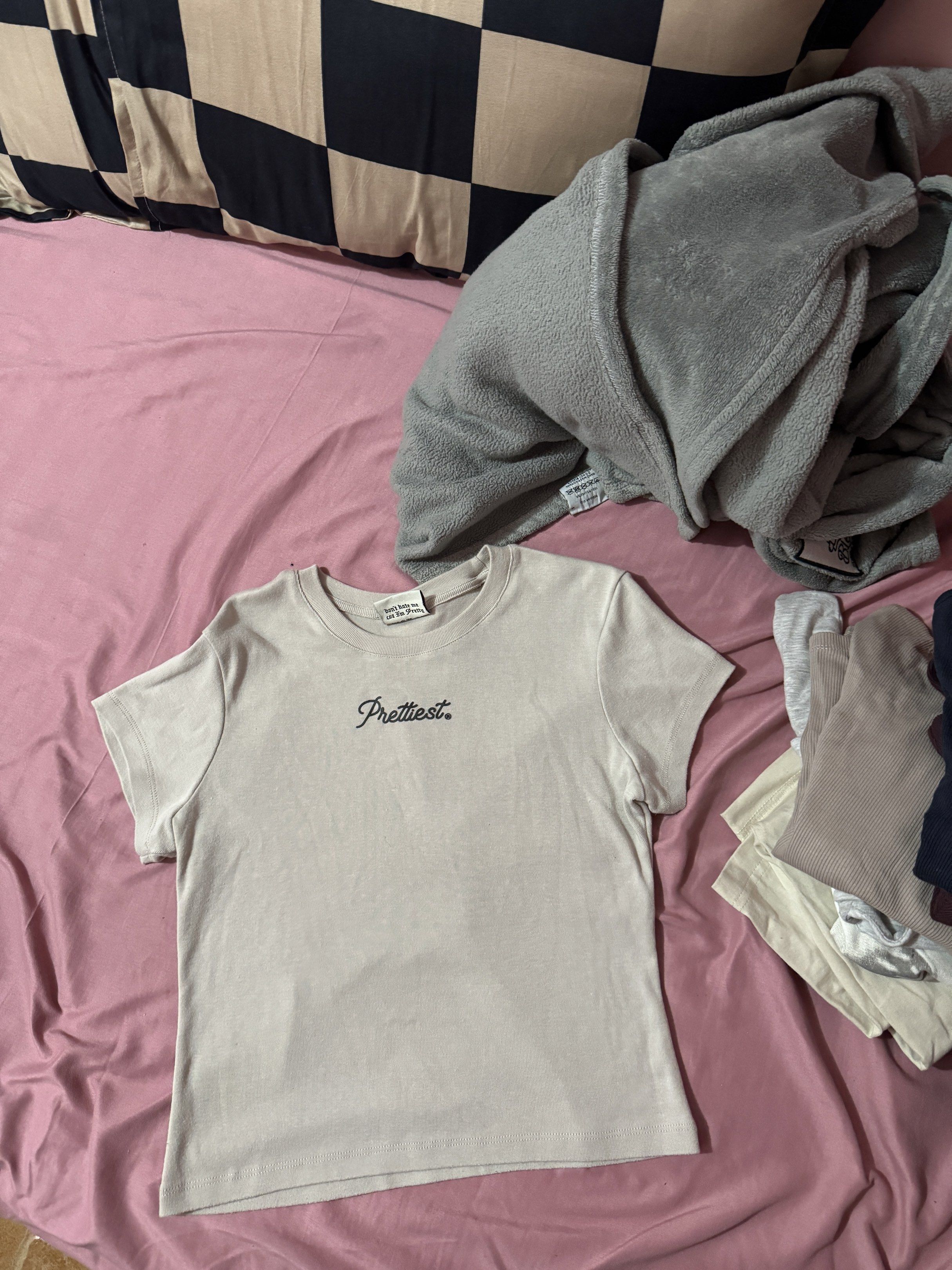 Prettiest Baby Tee in Oat / Tshirt (Category: Shirts) located in Rizal. Submitted by alyssalincs (Listing ID 1418598517, Image 2). Description: Rarely used. firs small-med.