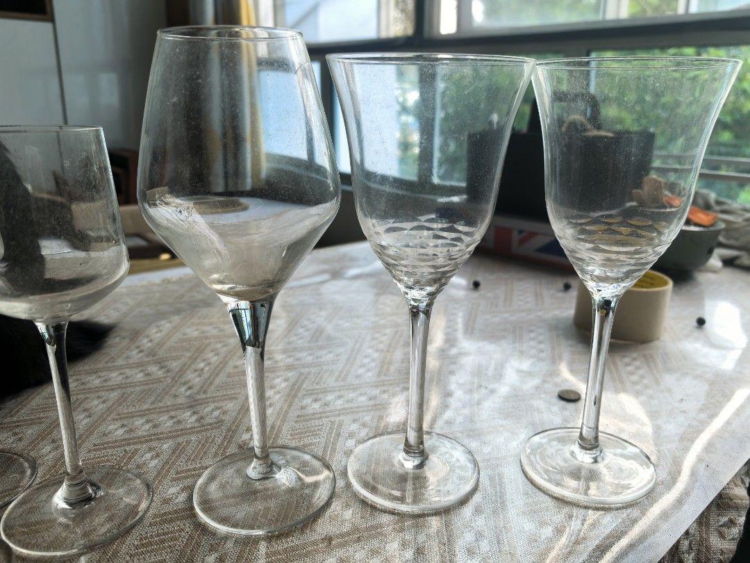 Set of 6 Assorted Wine Glasses446256367398430724