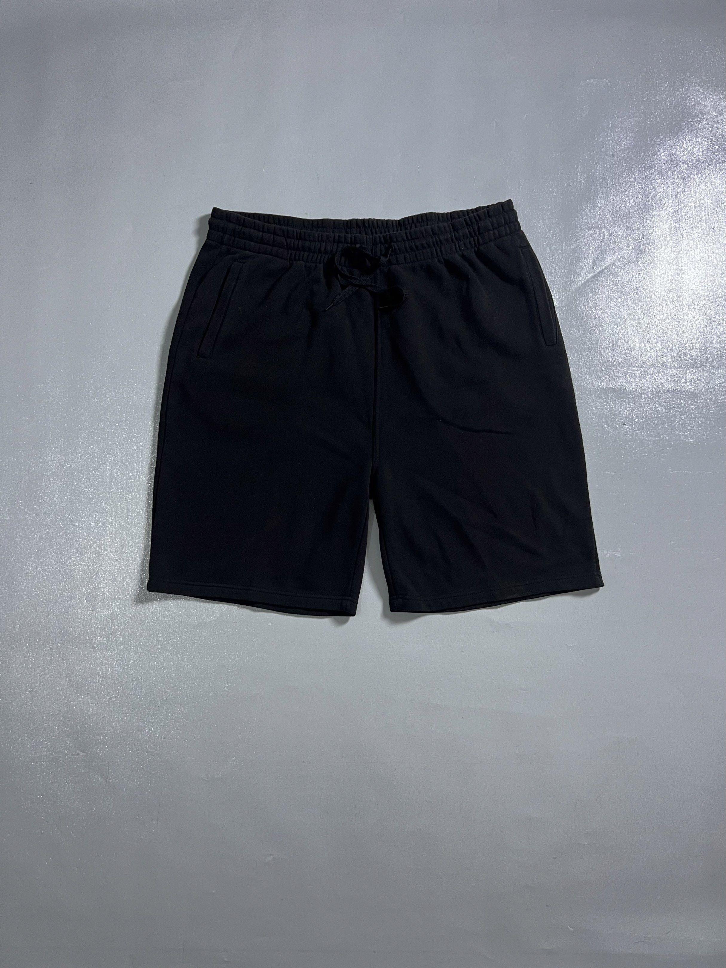 Shaka short (Category: Shorts) located in Cavite. Submitted by chooseyouroutfit (Listing ID 1418594851, Image 1). Description: Black shaka short length 24 width 34-38 leg opening 14 excellent condition no issues see details in every pictures.