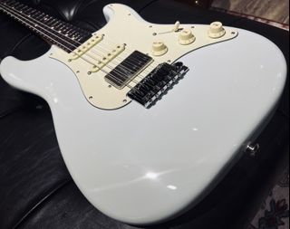 (Category: ) located in . Submitted by 35guitaravenue (Listing ID 1418718310, Image 1). Description: .