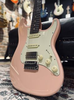 (Category: ) located in . Submitted by 35guitaravenue (Listing ID 1418718528, Image 1). Description: .