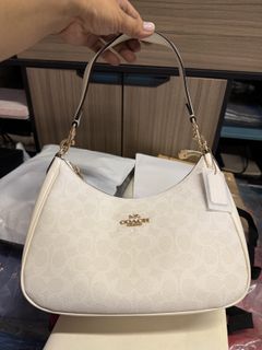 (Category: ) located in . Submitted by lloise (Listing ID 1418633275, Image 1). Description: .