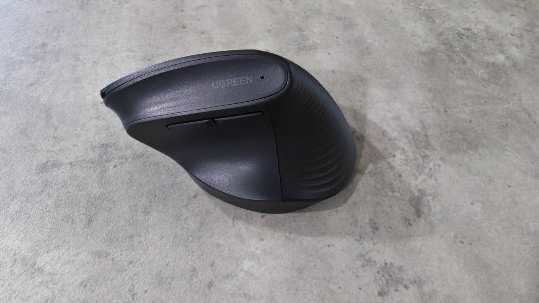 Ugreen ergonomic mouse - Excellent Condition452682327544965120
