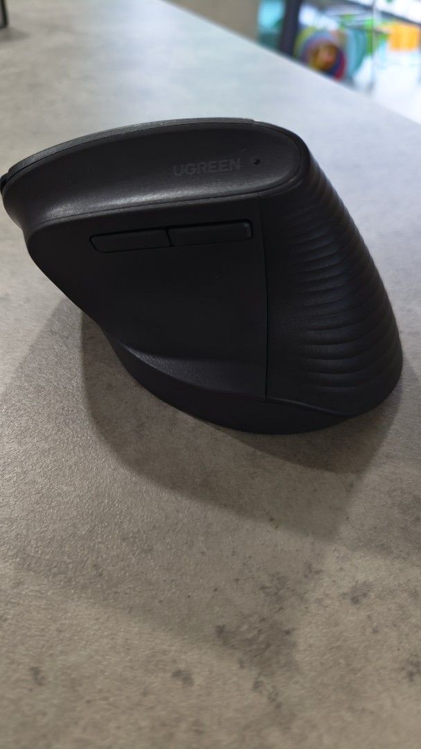 Ugreen ergonomic mouse - Excellent Condition452682327544965122