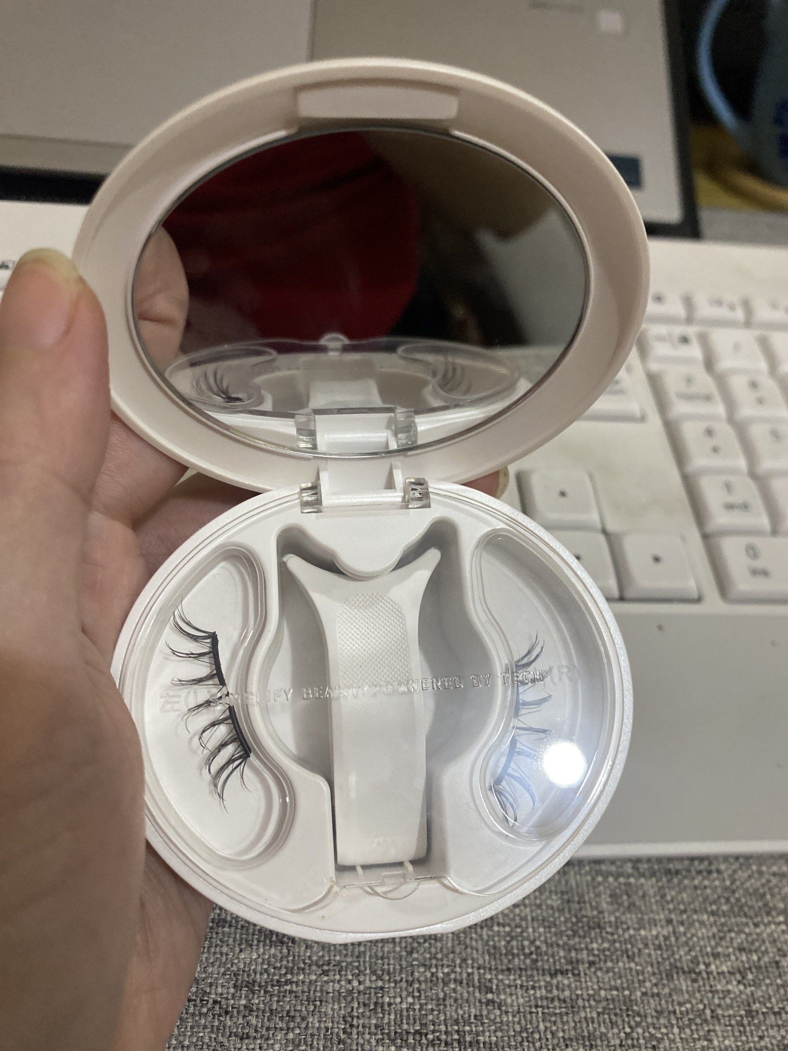 WOSADO Magnetic Eyelashes (Category: Makeup) located in Santa Rosa. Submitted by jyshopsellrepeat (Listing ID 1418746131, Image 2). Description: Wosado magnetic eyelash gem black Brand new Tried it on but doesnt suit my small monolid eyes Selling for half the price I bought it.