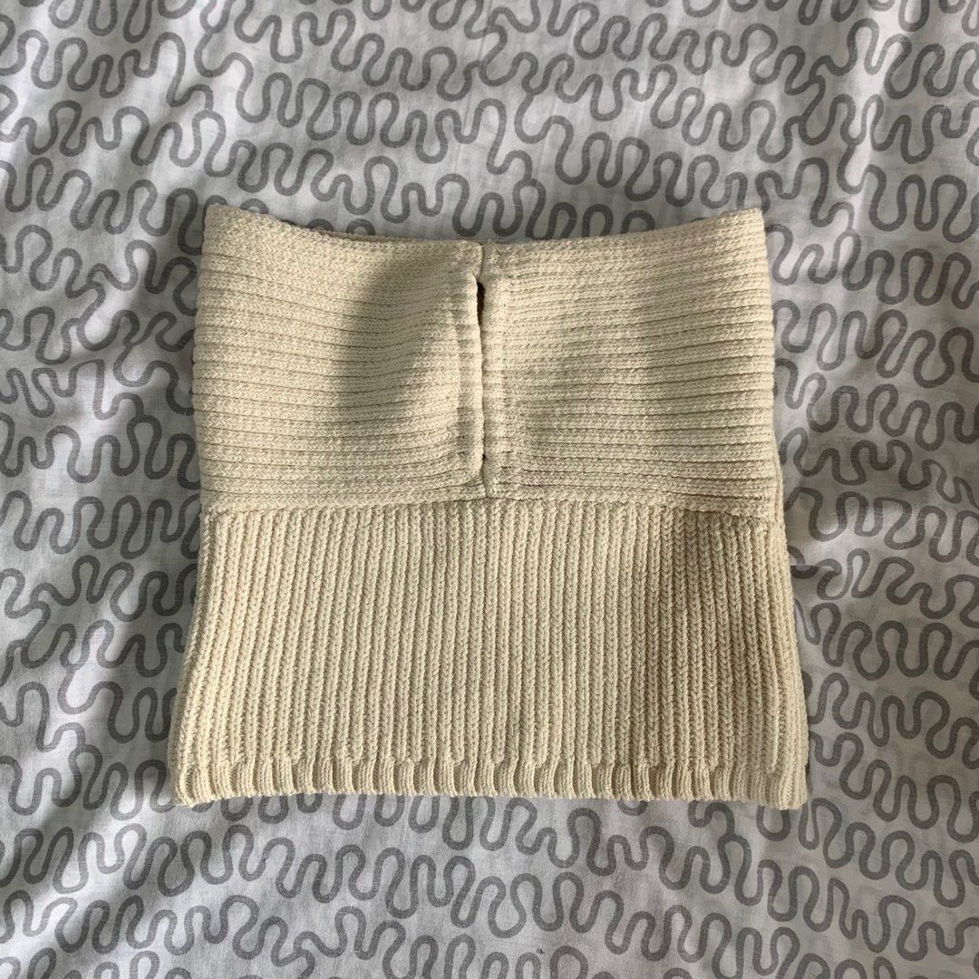 Zara Tube Top (Category: Sleeveless) located in Bulacan. Submitted by hb_13 (Listing ID 1418735261, Image 2). Description: - fits small to medium - has a small slit on the chest area - barely worn (tried on a few times but never wore it outside) .