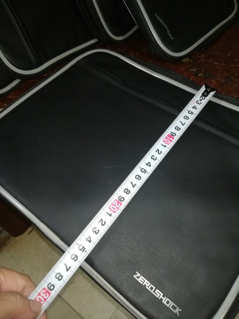 Zeroshock laptop case (Category: Laptops & Notebooks) located in Paranaque City. Submitted by 4thestate.surplusan (Listing ID 1418626468, Image 2). Description: Laptop case. Zero shock. Pls see pics.