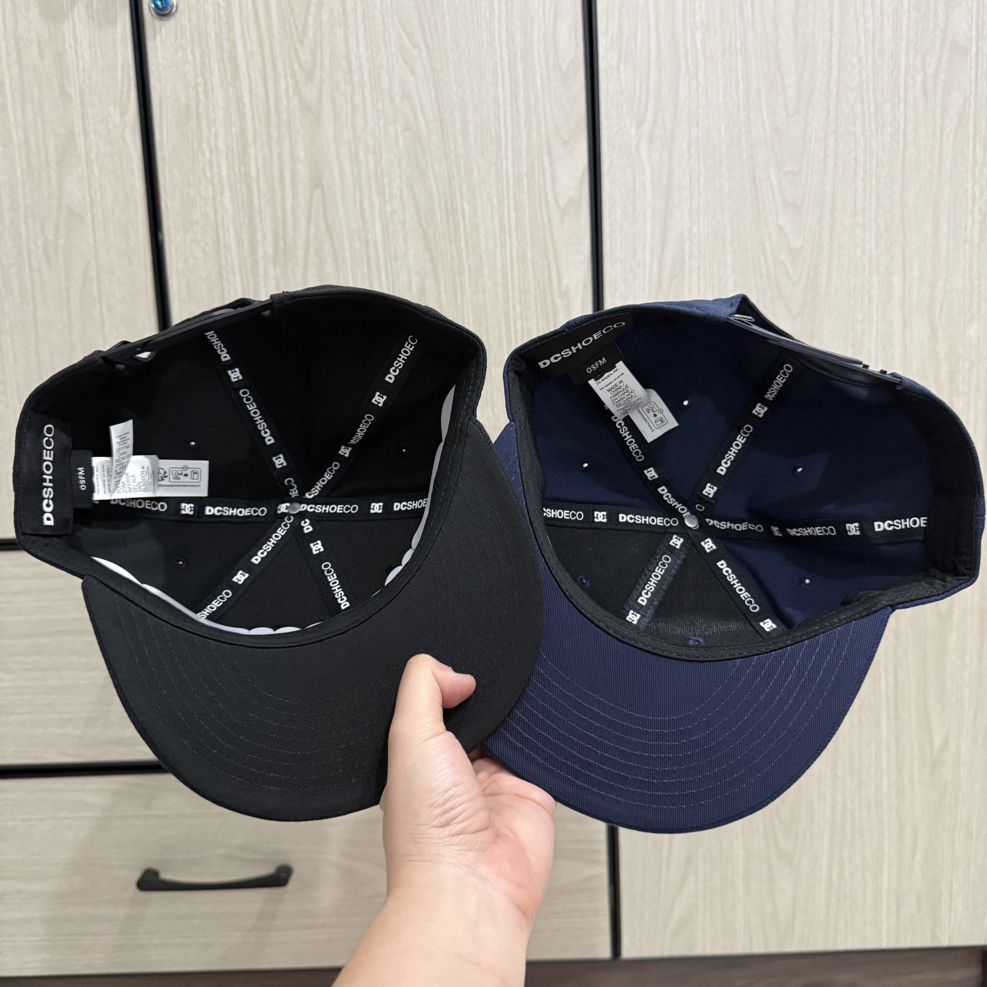 50% BELOW SRP ‼️ DC SEMI PRO SNAPBACK (Category: Caps & Hats) located in Manila. Submitted by snwdrp2020 (Listing ID 1418812582, Image 2). Description: DC SEMI PRO SNAPBACK CAPS FOR SALE ‼️ Actual pics posted ♨️ Original / Legit ♨️ Brandnew with tags. No issue ♨️ Super Below SRP ♨️ ₱ 995 only each ✨✨✨ FIXED PRICE. (SRP: ₱ 2,290 ❌❌❌) Available Colors: Black & Blue 📌 Makati / BGC ⚠️ Shipping fee is shouldered by the buyer ⚠️ Proof of transactions?