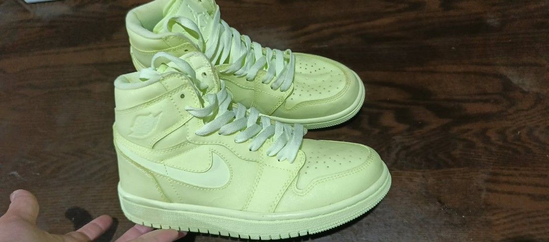 Air Jordan 1 Mid Lemon Yellow (Category: Sneakers) located in Baguio. Submitted by jasminmangusan (Listing ID 1418893220, Image 3). Description: - Air Jordan 1 Mid - Lemon yellow colorway - Nike swoosh logo - US size 4.5Y / EUR 36.5 - Production date: 04/18/19.