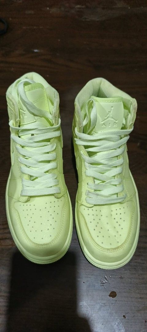 Air Jordan 1 Mid Lemon Yellow (Category: Sneakers) located in Baguio. Submitted by jasminmangusan (Listing ID 1418893220, Image 2). Description: - Air Jordan 1 Mid - Lemon yellow colorway - Nike swoosh logo - US size 4.5Y / EUR 36.5 - Production date: 04/18/19.